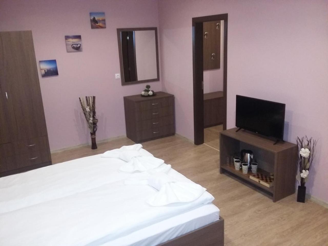 Guest House Ideal Saparewa Banja Exterior foto