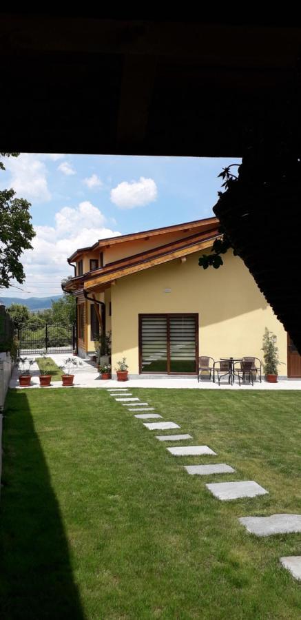 Guest House Ideal Saparewa Banja Exterior foto
